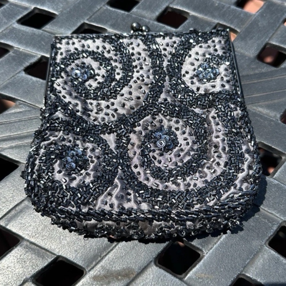 Carlos Fellini Vintage Clutch. Beaded silver. Gray.